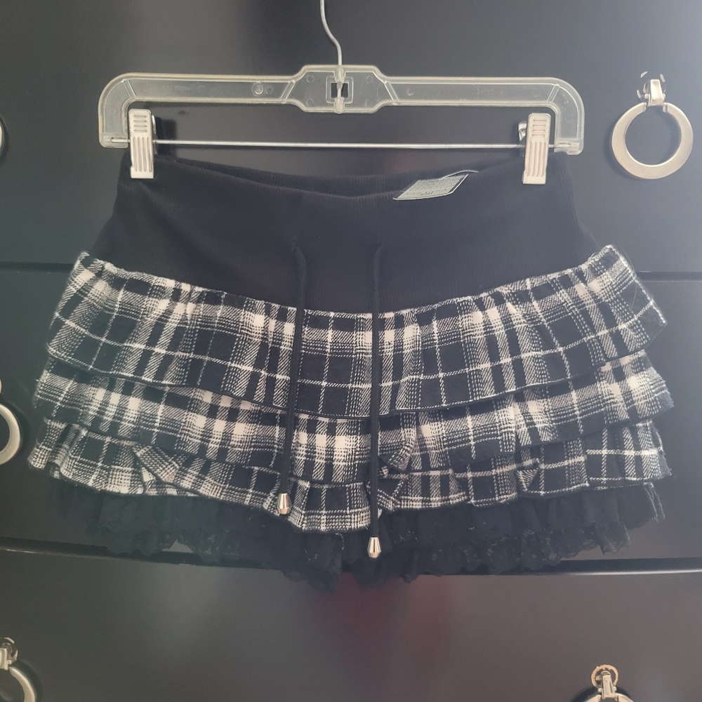 Liz Lisa cute & sexy lace mini skirt skort sz Small NWT 🫶🩶🖤 Black & white